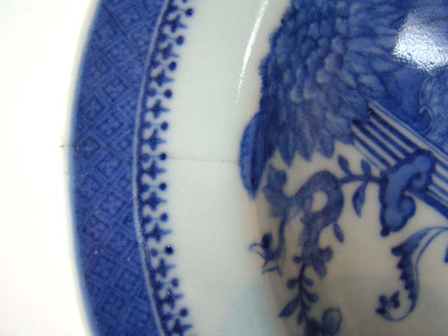 A small early 19th century Chinese Export Porcelain "Fitzhugh" pattern platter — image 2